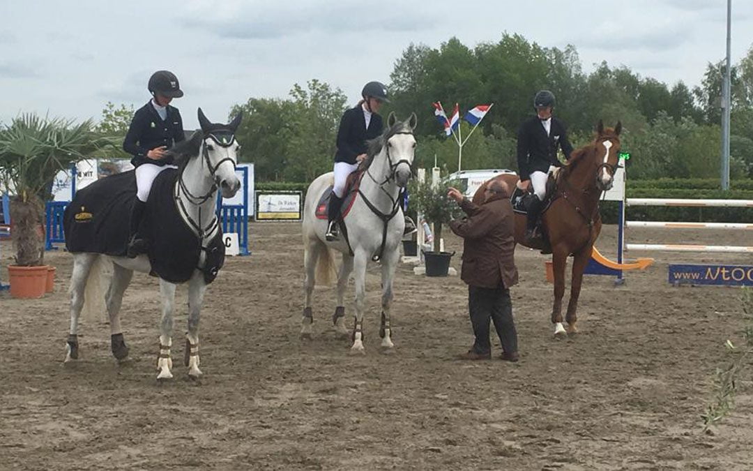Jumping Oss: Sanne Thijssen 1 en 2