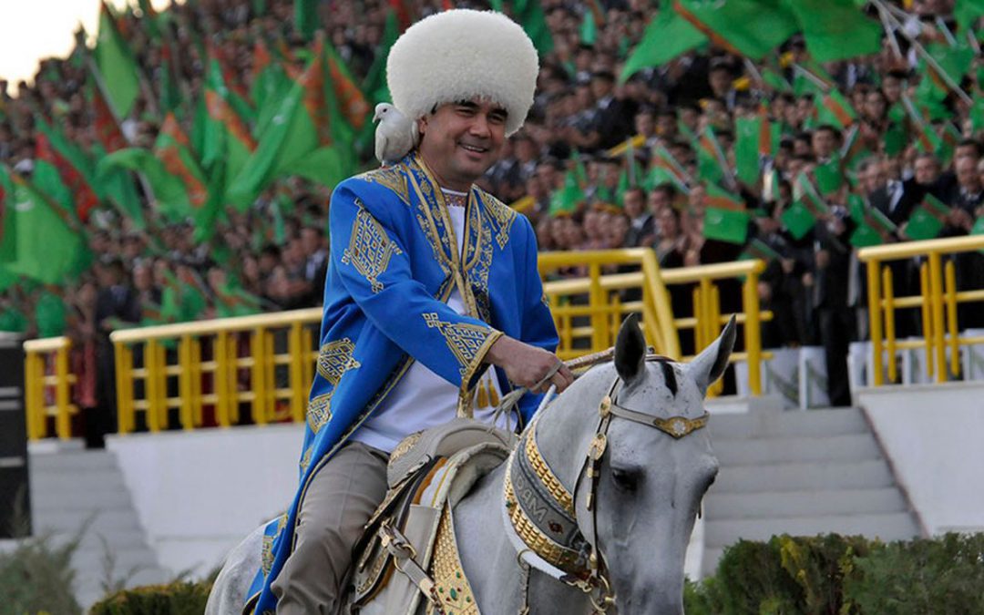 Turkmenistan viert gewoon de Dag van het Paard