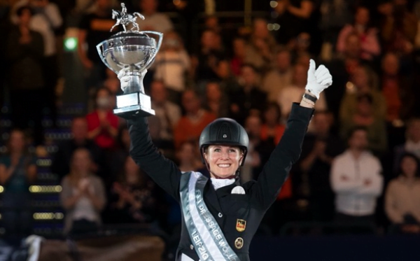 Jessica von Bredow-Werndl onbedreigd naar wereldbeker
