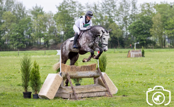 Merel Blom domineert eerste kwalificatie om ACSI Eventing Cup