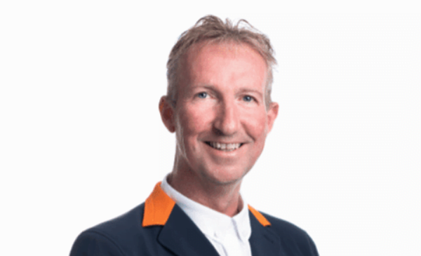 Frank Hosmar aan kop in para-dressuur