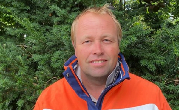 Bondscoach Andrew Heffernan met Merel, Janneke en Sanne naar EK
