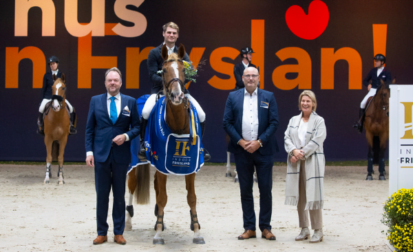 Bas Moerings wint 1m40 met plezierpaard Lavesther