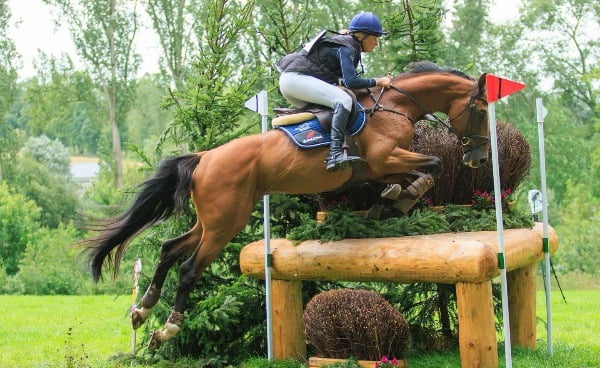 Renske Kroeze en Merel Blom winnen in Nokere Waregem