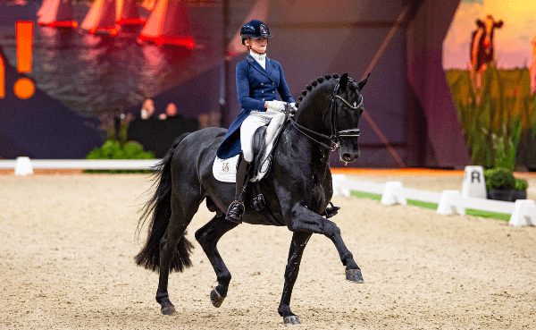 Marieke van der Putten wint Grand Prix met Kuvasz Rs2 N.O.P.T.